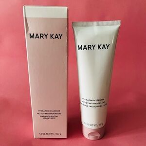 Mary Kay Hydrating Cleanser - Soft Pink and White
